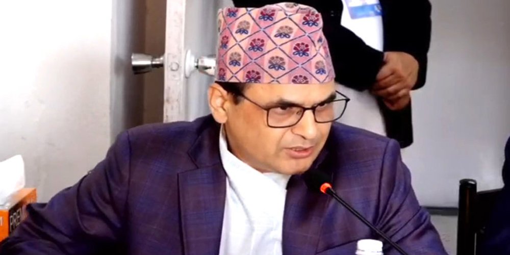 बिचौलियाको स्वार्थमा काम गर्दै आएको आरोप लागेका राजश्व सचिव दिनेश घिमिरेको सरुवा